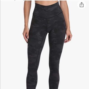 Colorfulkoala Dark Camo Leggings